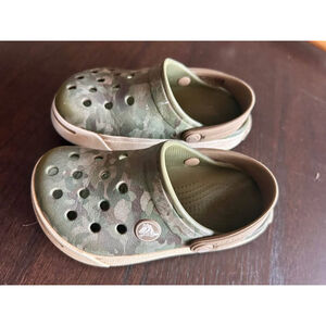 Crocs Classic Camo Toddler Sandals – Size C8, Lightweight & Comfortable